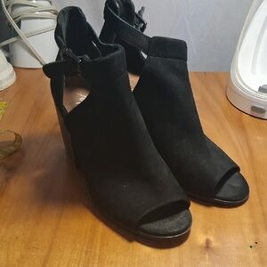Arturo  Chiang Women's Black Heels Size  10